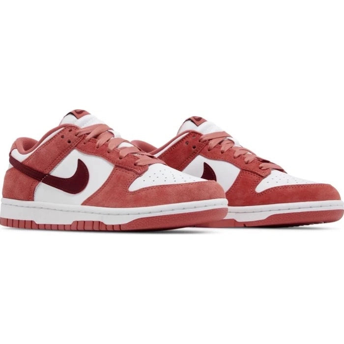 Nike Dunk Low Valentines Day (2024)