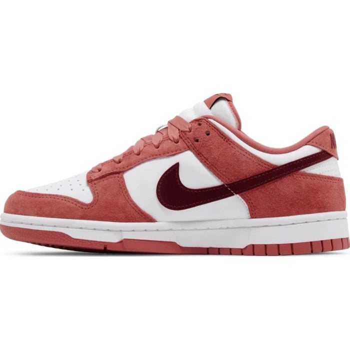 Nike Dunk Low Valentines Day (2024)